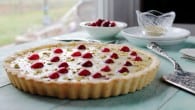 White Chocolate Cranberry Tart @diethood | www.diethood.com | #tart #dessert #christmas #holidaybaking #cranberries #whitechocolate #recipe