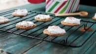 Ginger Snap Cookies with Cream Cheese Frosting @diethood | www.diethood.com | #cookies #christmas #holidays #gingersnaps