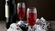 Pomegranate Mimosas via www.diethood.com | #drinks #recipe #nye