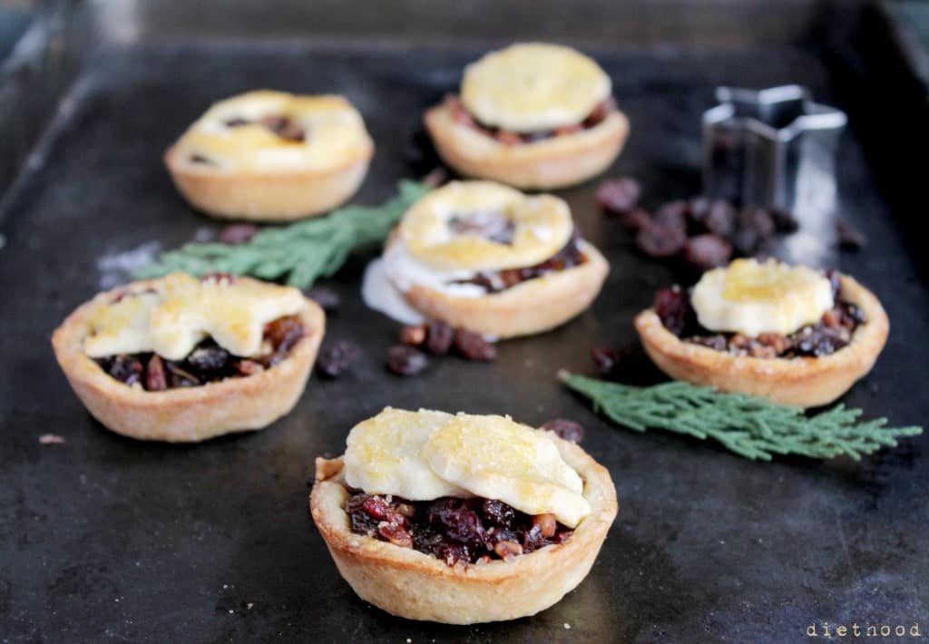 tartlets 8 1024x710 Boozy Fruit Tartlets