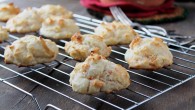 Garlic Cheddar Drop Biscuits from www.diethood.com | #recipe #biscuits