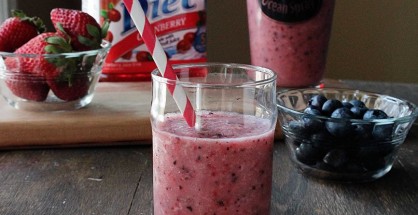 Diet Mixed Berry Smoothie | www.diethood.com | Smoothie with a bright mix of strawberries, blueberries and bananas, blended with Diet Ocean Spray's Cranberry Juice Drink and creamy fruit sorbet | #recipe #drinks #smoothie #healthy