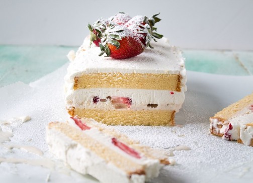 Strawberries and Cream Ice Cream Cake | www.diethood.com | #icecream #strawberries #recipe #cake