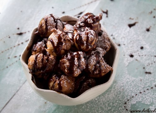 Yogurt Doughnut Holes | www.diethood.com | #recipe #doughnuts #donuts #yogurt #chocolate