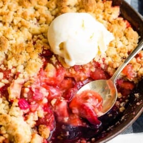 Ice cream and crumble in a pan.