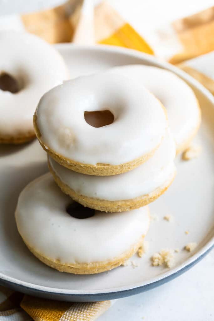 Cinnamon Baked Donuts with Vanilla Glaze | Diethood