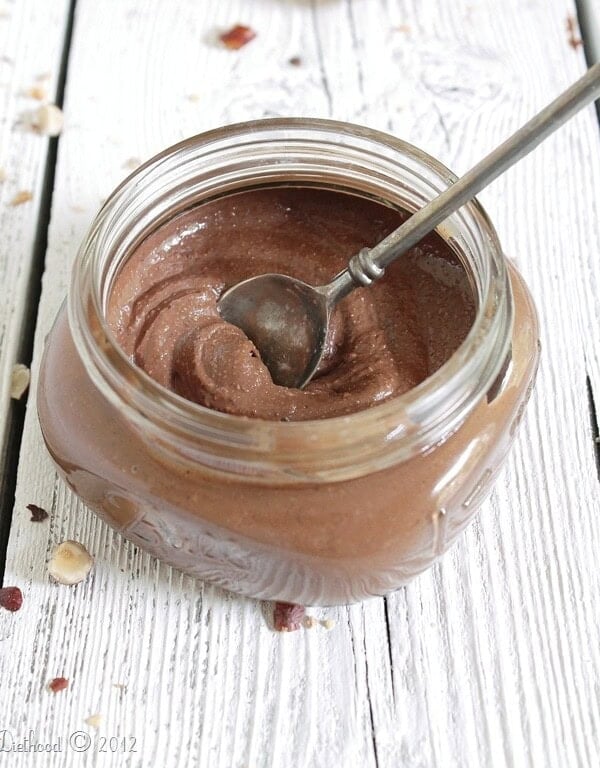 Homemade-Nutella-1.jpg