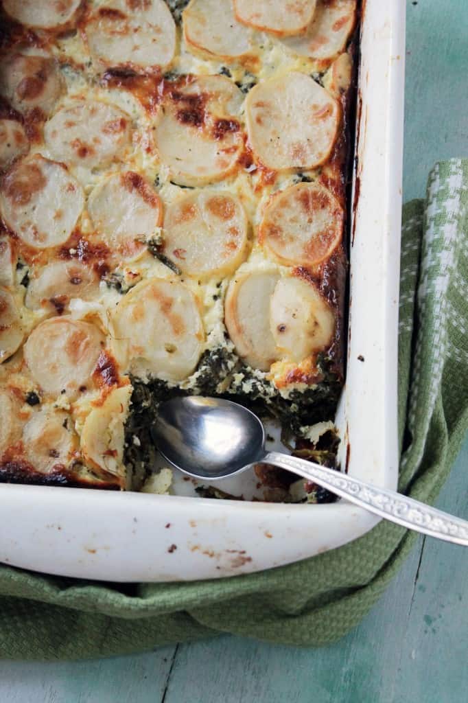Spinach, Feta, and Potato Gratin | www.diethood.com | #dinner #recipe #vegetarian #bake #gratinrecipe