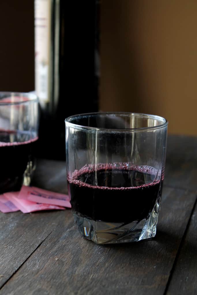 Slow Cooker Mulled Wine - Low Sugar | www.diethood.com | #mulledwine #recipe #sweetnlow #alcohol