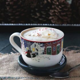 Peppermint White Chocolate Mocha Latte @diethood | www.diethood.com | #peppermint #chocolate #latte #starbucks
