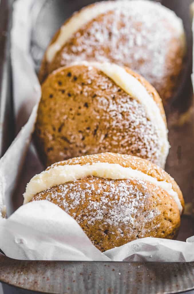 Gingerbread Whoopie Pies With Vanilla Buttercream | Diethood