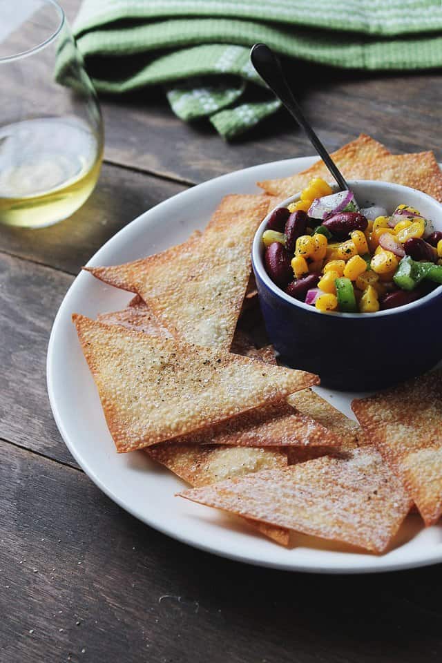 Baked Wonton Chips with Corn Salsa | www.diethood.com | #chips #recipe #wontonchips #cornsalsa @diethood