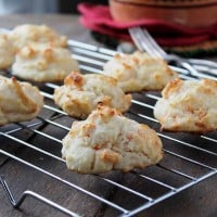 Garlic Cheddar Drop Biscuits from www.diethood.com | #recipe #biscuits