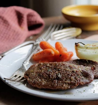 Chili-Lime Steak with Roasted Vegetables | www.diethood.com | Steak dinner for your #Valentine | #recipe #dinner #steak #vegetables