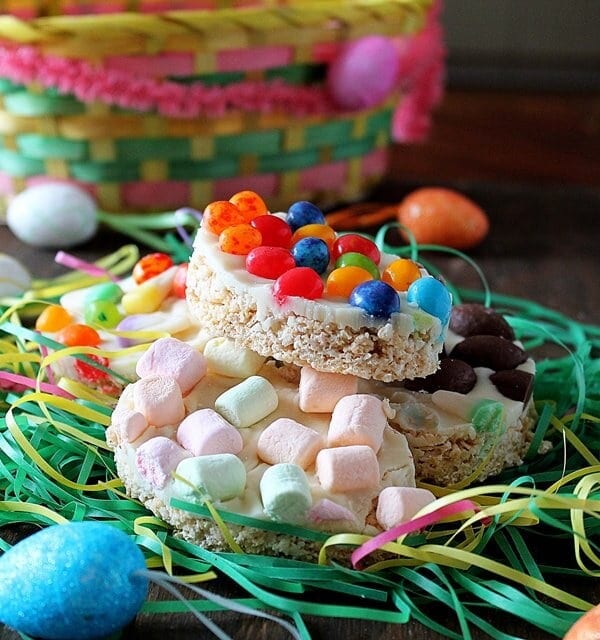 Easter Rice Crispy Treats | www.diethood.com | Easter egg-shaped Rice Cirspy Treats topped with melted white chocolate and a variety of jelly beans, marshmallows, and milk chocolates | #recipe #easter #ricekrispiestreats #foodfun