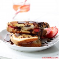 Grilled Strawberry Caprese Cakewich | www.diethood.com | #summer #recipe #dessert #cakewich #strawberries #tastesummer