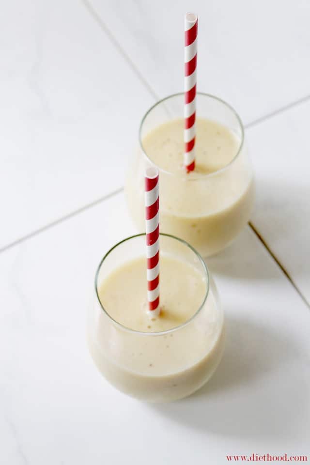 Mango Banana Smoothie | www.diethood.com | #smoothierecipe #mango #smoothie