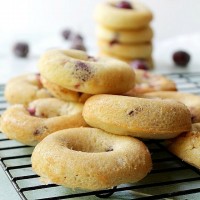 Cherry Donuts | www.diethood.com | #recipe #10lbCherryChallenge #cherries #donuts
