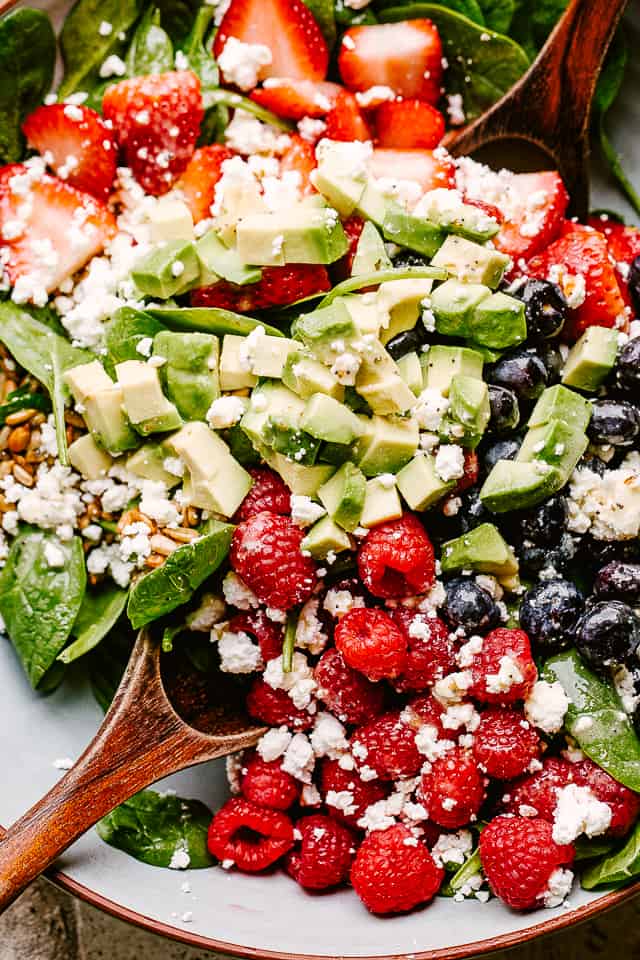 Berry Salad with Spinach and avocados