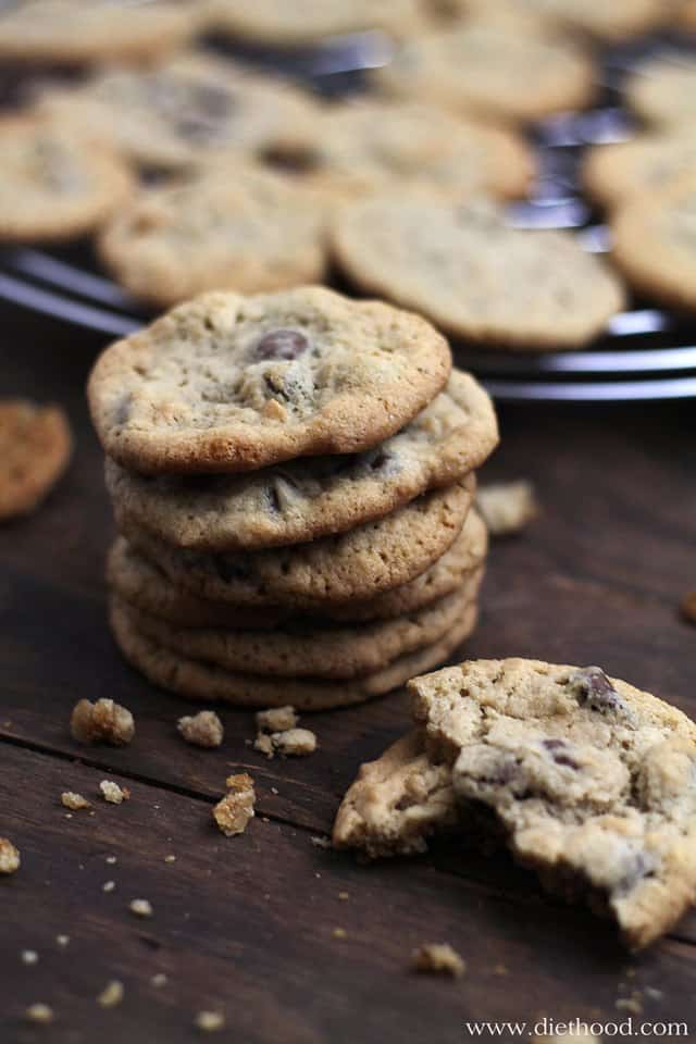 Oatmeal Chocolate Covered Raisin Cookies | www.diethood.com | Soft and chewy oatmeal cookies packed with chocolate-covered raisins. | #cookies