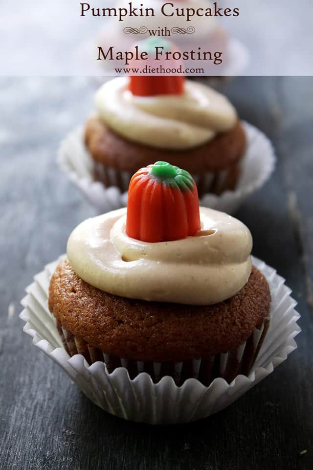 Pumpkin Cupcakes with Maple Frosting | www.diethood.com