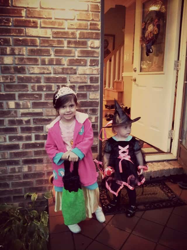 Ana & Aleksandra dressed up for Halloween