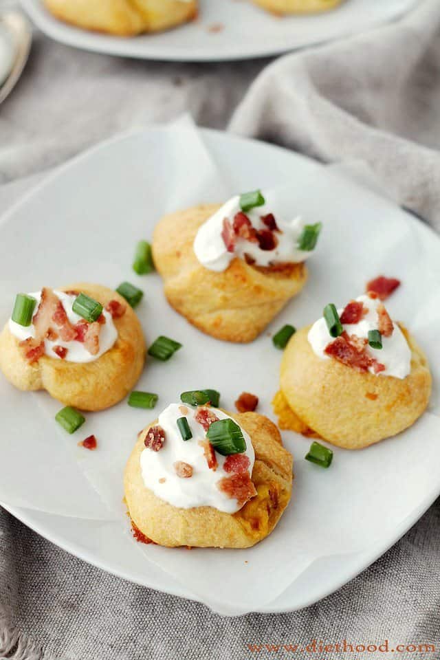 Loaded Potato Pinwheels | www.diethood.com | Delicious and flaky puff made with Pillsbury Crescent Dinner Rolls and stuffed with a potatoes, bacon, and cheese mixture. | #recipe #appetizers #loadedbakedpotato #pillsburyholidaybloggers