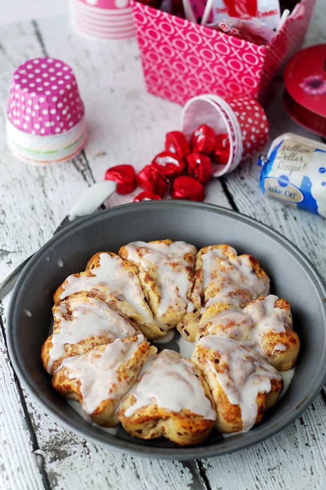 Heart-Shaped Cinnamon Rolls and Valentine Cookie Pops | www.diethood.com | #valentinesday #valentinesdayrecipes #pillsbury