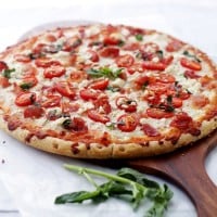 Bacon, Goat Cheese and Tomato Pizza | www.diethood.com | #recipe #pizza #bacon