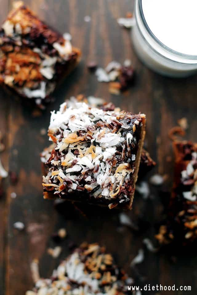 Samoa Peanut Butter Bars | www.diethood.com | Gluten free and delicious Peanut Butter Bars topped with all the sweet Samoa cookie fixings! | #recipe #peanutbutter #samoas