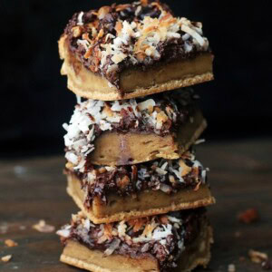 Samoa Peanut Butter Bars | www.diethood.com | Gluten free and delicious Peanut Butter Bars topped with all the sweet Samoa cookie fixings! | #recipe #peanutbutter #samoas