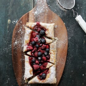 Roasted Berries Tart | www.diethood.com | This Roasted Berries Tart, made with puff pastry and fresh berries, is sweet, tart, impressive, and best of all, quick and easy! | #recipe #berries #dessert