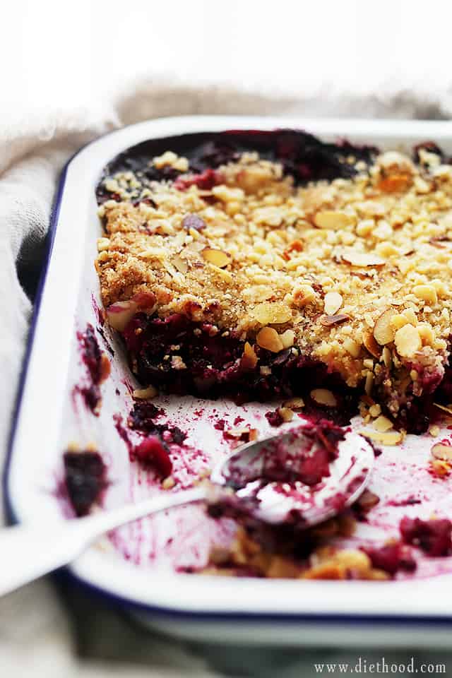 Strawberry Blueberry Crumble | www.diethood.com | Strawberries and Blueberries baked with a delicious, crunchy topping of sugar, flour, butter and almonds. | #recipe #pie #berries #crumble