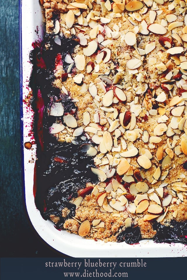 Strawberry Blueberry Crumble | www.diethood.com | Strawberries and Blueberries baked with a delicious, crunchy topping of sugar, flour, butter and almonds. | #recipe #pie #berries #crumble