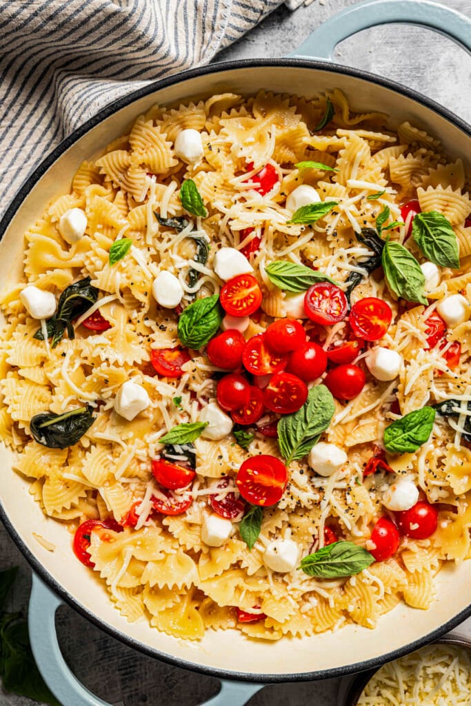 One Pot Caprese Pasta Recipe