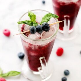 Blueberry Agua Fresca | www.diethood.com | Delicious, healthy and sweet fruit water made with blueberries, lemon juice, and honey. | #recipes #drinks
