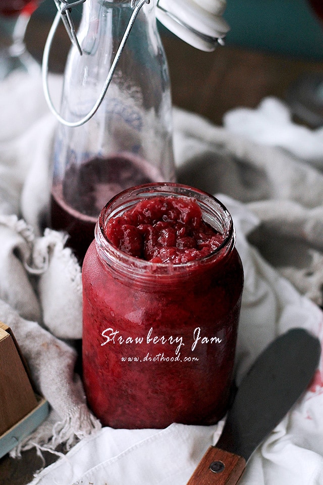 Homemade Strawberry Jam | www.diethood.com | No pectin, incredibly flavorful 3-ingredient Strawberry Jam. | #strawberries #recipes