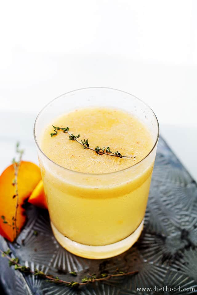 Peach and Thyme Mimosas | 21 Easy Brunch Cocktails For Your Weekend Party With Your Girlfriends