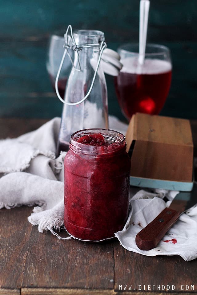 Homemade Strawberry Jam | www.diethood.com | No pectin, incredibly flavorful 3-ingredient Strawberry Jam. | #strawberries #recipes