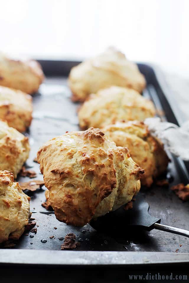 Banana Bread Scones | www.diethood.com | The sweet and delicious taste of Banana Bread in a Scone!