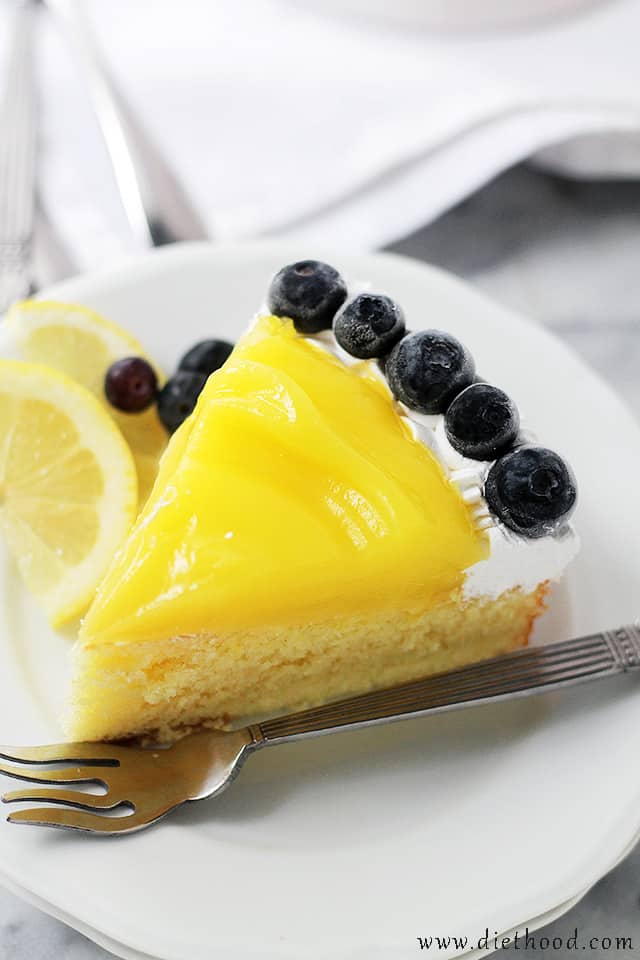 Lemon Curd-Topped Lemon Cake | www.diethood.com | Sweet and delicious Lemon Cake topped with a bright and creamy Lemon Curd. Citrus-Lovers, REJOICE!