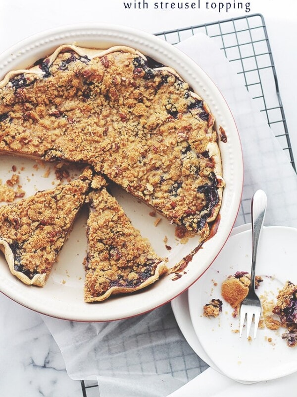 Peach Blueberry Custard Pie with Streusel Topping | www.diethood.com | Pie crust filled with fresh peaches and blueberries tossed in a sweet and delicious custard, topped with a buttery streusel topping.