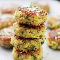 Garlicky & Cheesy Quinoa Zucchini Fritters | www.diethood.com | Packed with Quinoa and Zucchini, these Fritters are super delicious and very easy to make!