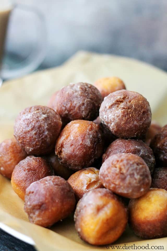 Baked Vanilla-Glazed Donut Holes | www.diethood.com | Baked, delicious donut holes covered with a sweet vanilla glaze.