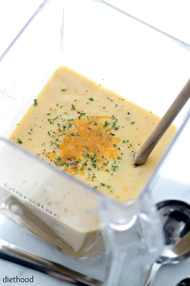 Beer & Cheddar Cheese Soup | www.diethood.com | Perfect for a weeknight meal, this Beer and Cheese Soup is creamy, delicious and it is so easy to make!