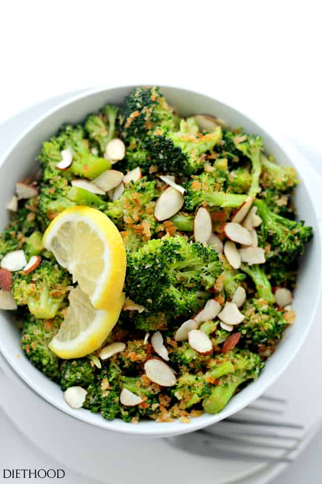 Garlicky Steamed Broccoli | www.diethood.com | Delicious and healthy side dish of steamed broccoli rolled in buttery panko crumbs, garlic and lemon.