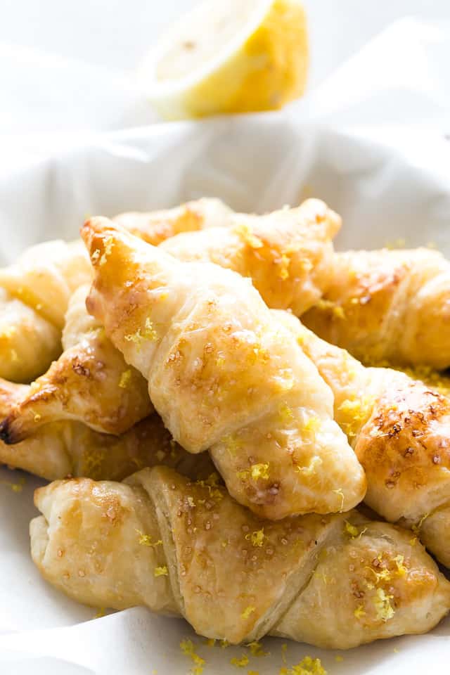 Lemon Cheesecake Crescent Rolls, see more at http://homemaderecipes.com/course/pastas-bread/16-crescent-roll-recipes/ 