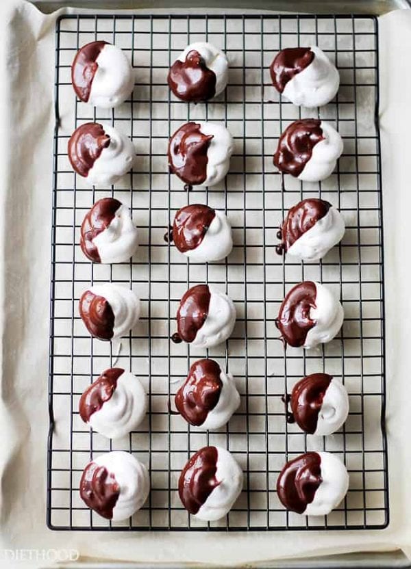 Meringue kisses