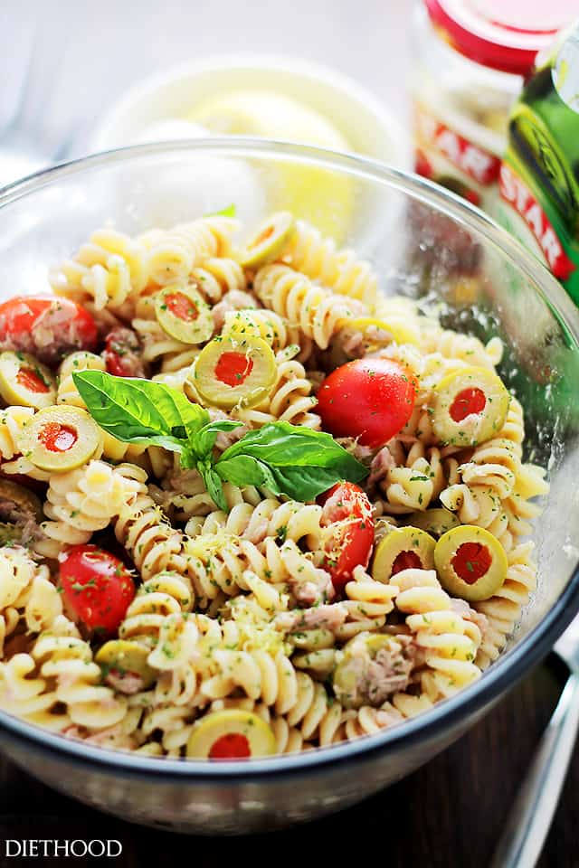 Tuna Pasta Salad with Pimiento-Stuffed Olives | www.diethood.com | A delicious pasta salad tossed together with chunks of tuna, pimiento-stuffed olives, cherry tomatoes and a super flavorful lemon-garlic vinaigrette.
