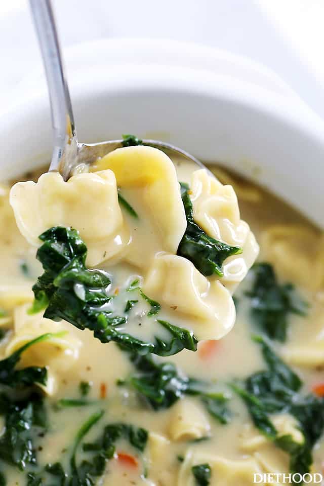 Creamy Tortellini Soup | www.diethood.com | Quick, easy, and deliciously creamy soup packed with cheesy tortellini and fresh spinach.